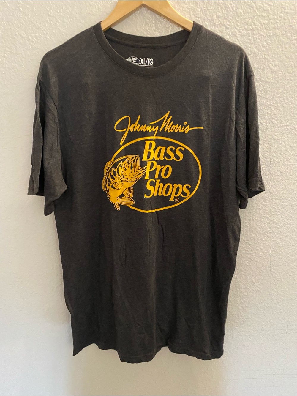 Bass Pro Shops Black T-Shirt with Yellow Logo Size XL Johnny Morris